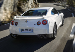 Nissan GT-R 2011 6