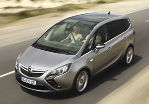 Nowy Opel Zafira Tourer 1