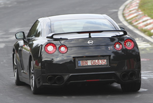 Nissan GT-R: zmiany na rok modelowy 2012 3