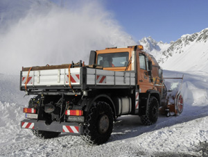 Unimog U 500 kontra nieny ywio 1