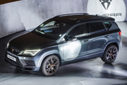 27 metrw nad Paryem - CUPRA Ateca