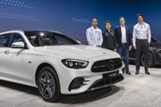 Mercedes-Benz przyspiesza ekologiczne zmiany w sporcie motorowym