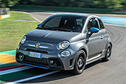 Abarth 595 zwycizc po raz sidmy z rzdu