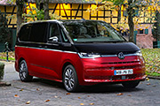Volkswagen Multivan kontynuuje tradycje T1 Samba