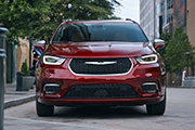 Chrysler Pacifica ponownie otrzymuje TOP SAFETY PICK+