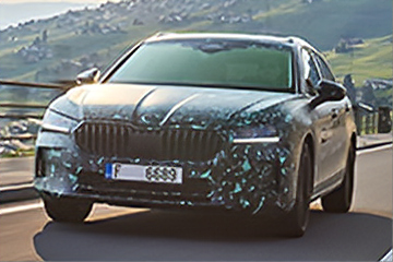 Skoda Superb czwartej generacji w kamuflau