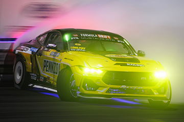 Nowy Mustang sidmej generacji wygrywa mistrzostwa Formuy Drift