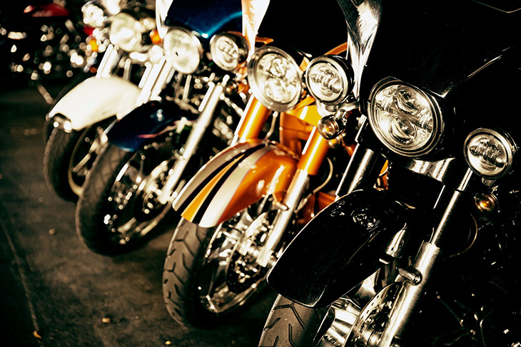 motocykle ustawione w rzdzie
