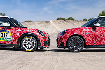 MINI zaprezentuje dwa modele John Cooper Works na Goodwood