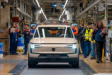 Volvo Cars rozpoczęło produkcję elektrycznego SUV-a EX30 w Europie