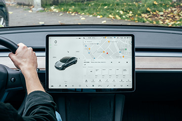Twój nowy inteligentny samochód to urządzenie IoT, które można zhakować