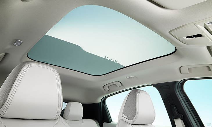 Nissan LEAF 2025