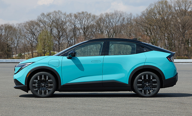 Nissan LEAF 2025