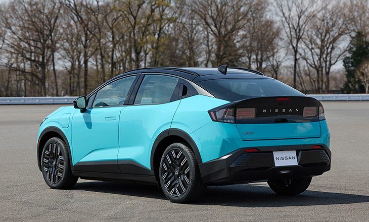 Nissan LEAF 2025
