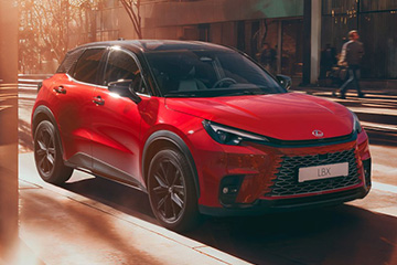 Limitowana wersja Vibrant Edition debiutuje w gamie Lexusa LBX