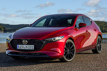 Nowe, bardziej konkurencyjne ceny Mazdy 3 oraz CX-30 na polskim rynku