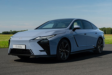 Pokazy nowego Lexusa ES we wszystkich salonach marki w Polsce