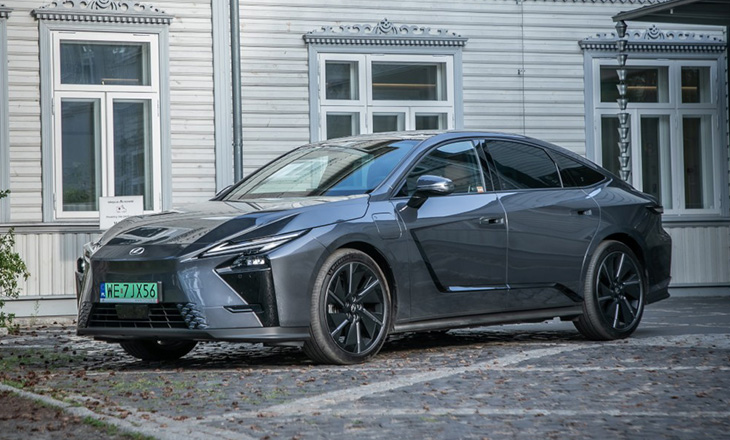 Lexus ES 2026