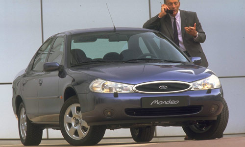 Ford Mondeo Ghia saloon 4dr