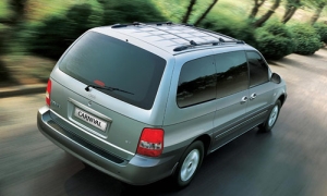 KIA Carnival (mkI) (facelift) (2001-2006)