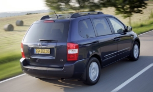 KIA Carnival (2006-)