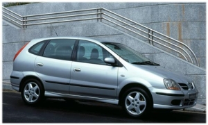 Nissan Almera Tino 2001