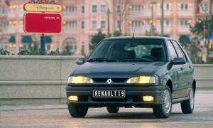 Renault 19 Baccara 5-door '1992